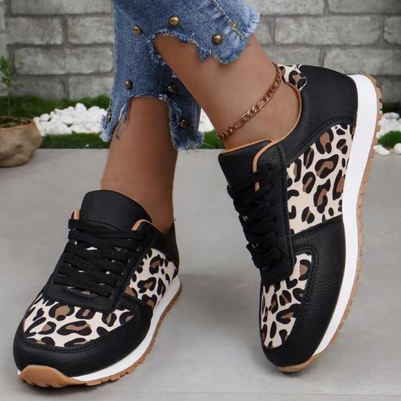 White Tie and Fly Printed Sneakers - Picture 6 of 7